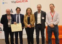 El director de Xesgalicia, Juan Cividanes, con los emprendedores de ViaGalicia en Porto do Molle